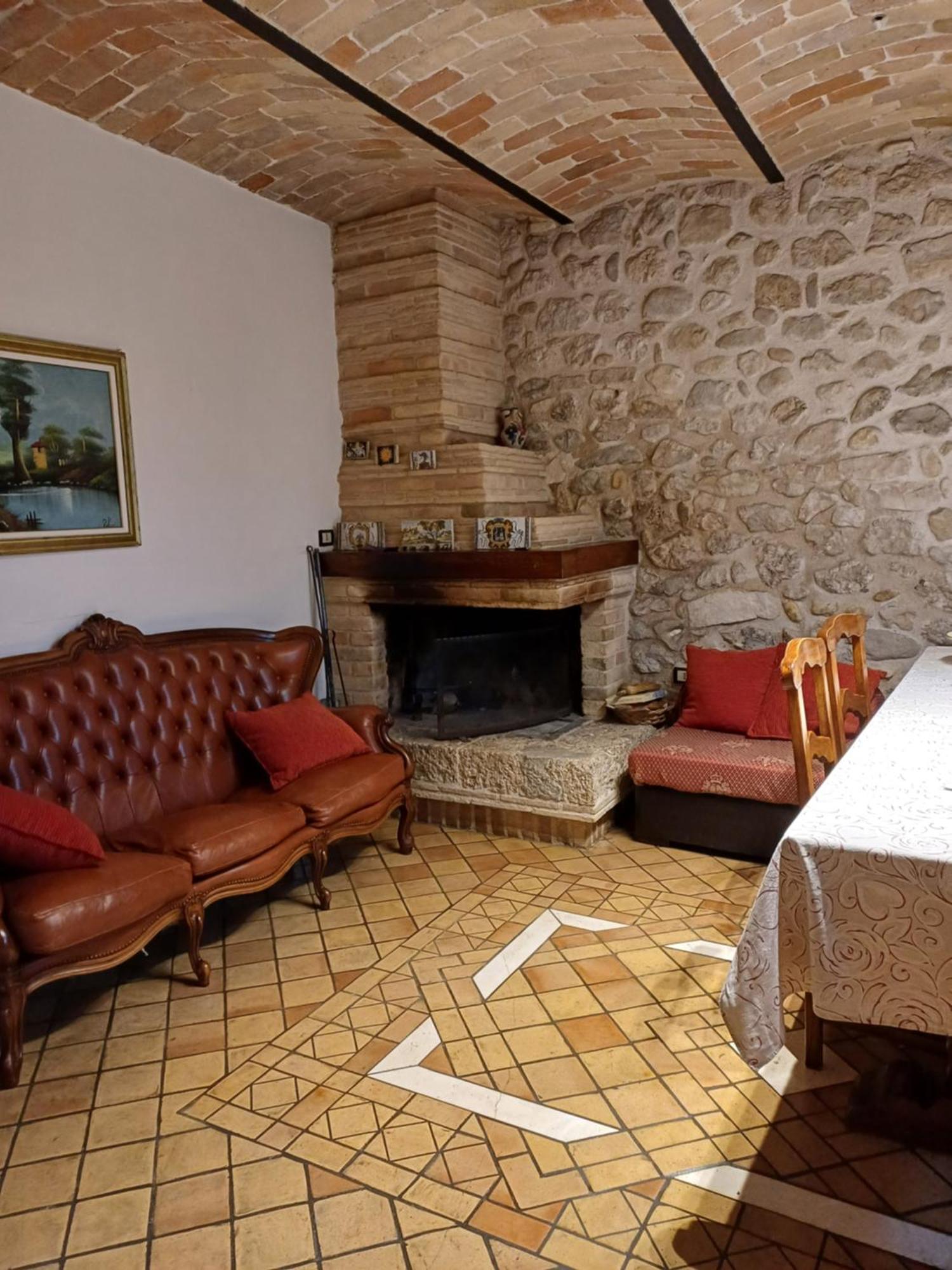 Agriturismo San Giovanni Ad Insulam Isola del Gran Sasso dʼItalia Exterior foto