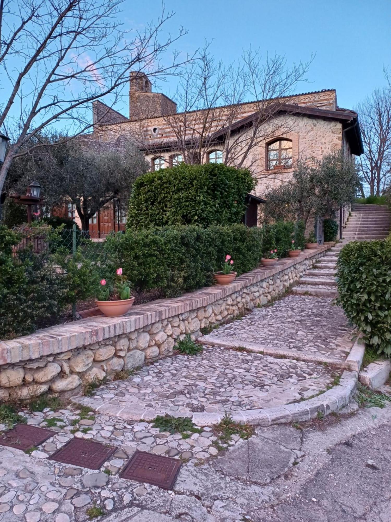 Agriturismo San Giovanni Ad Insulam Isola del Gran Sasso dʼItalia Exterior foto