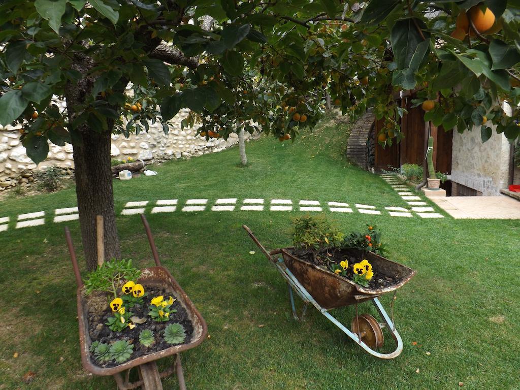 Agriturismo San Giovanni Ad Insulam Isola del Gran Sasso dʼItalia Exterior foto