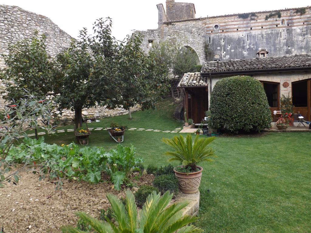 Agriturismo San Giovanni Ad Insulam Isola del Gran Sasso dʼItalia Exterior foto