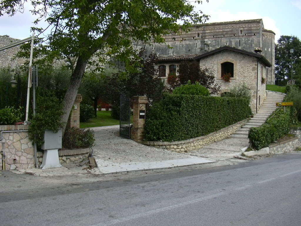 Agriturismo San Giovanni Ad Insulam Isola del Gran Sasso dʼItalia Exterior foto