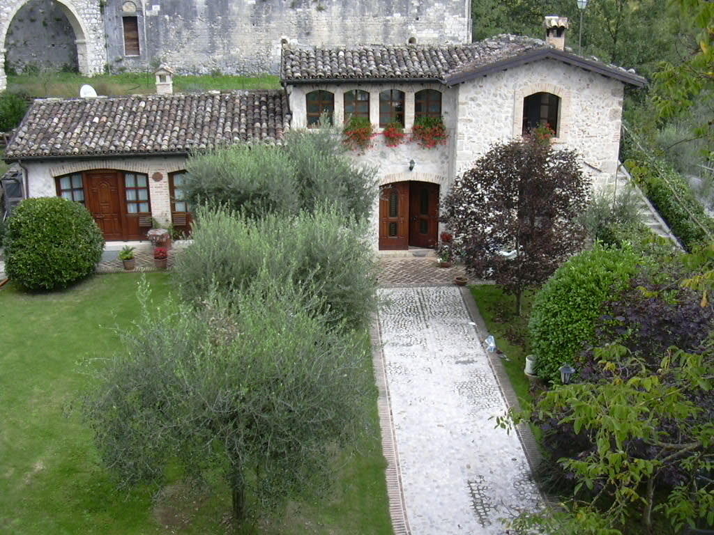 Agriturismo San Giovanni Ad Insulam Isola del Gran Sasso dʼItalia Exterior foto