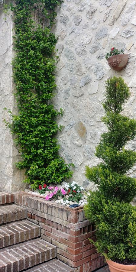 Agriturismo San Giovanni Ad Insulam Isola del Gran Sasso dʼItalia Exterior foto